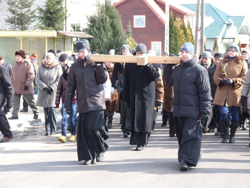 Droga krzyżowa ulicami Trzciannego i Zucielca - Palmowa Niedziela (2013-03-24) - Ł. A. Wejda